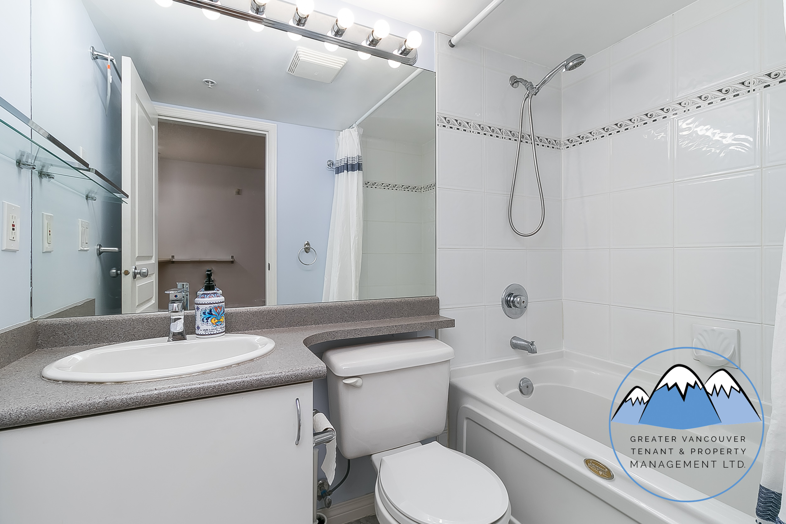 528 Rochester Avenue, Coquitlam