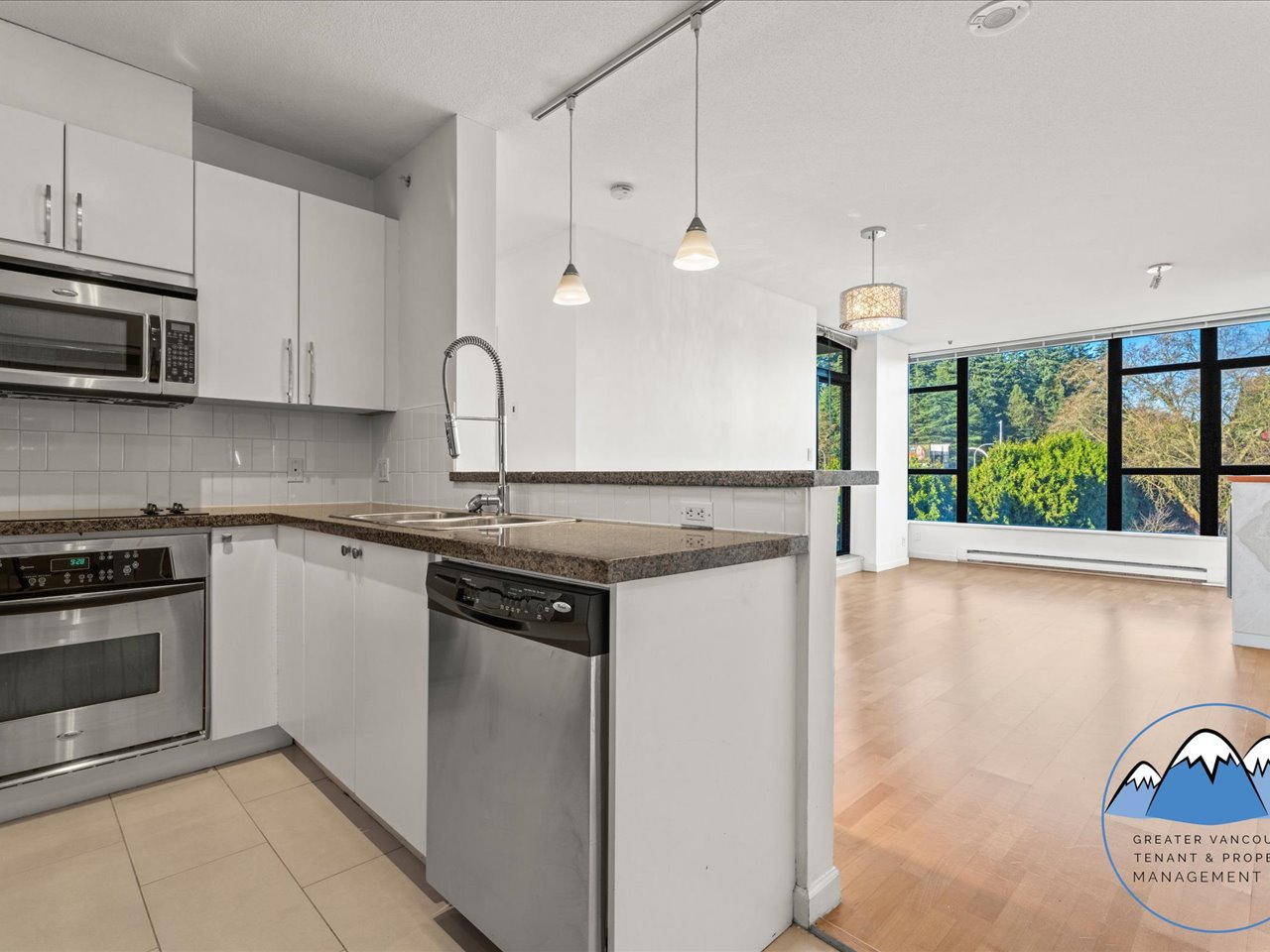 11 East Royal Avenue, New Westminster