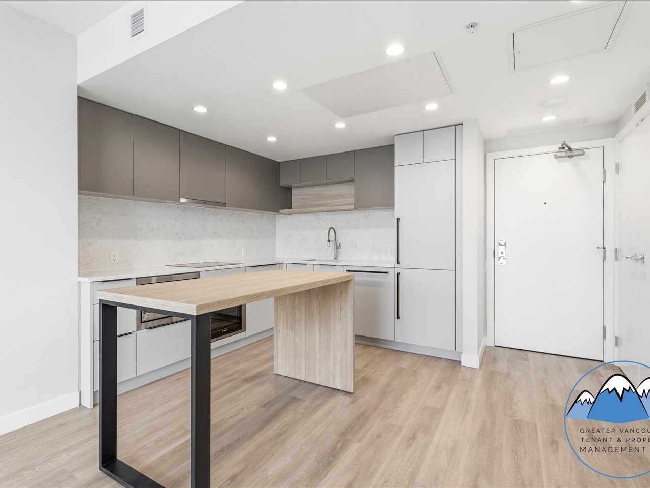 567 Emerson Street, Coquitlam