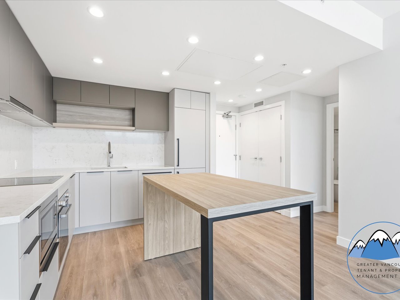 567 Emerson Street, Coquitlam