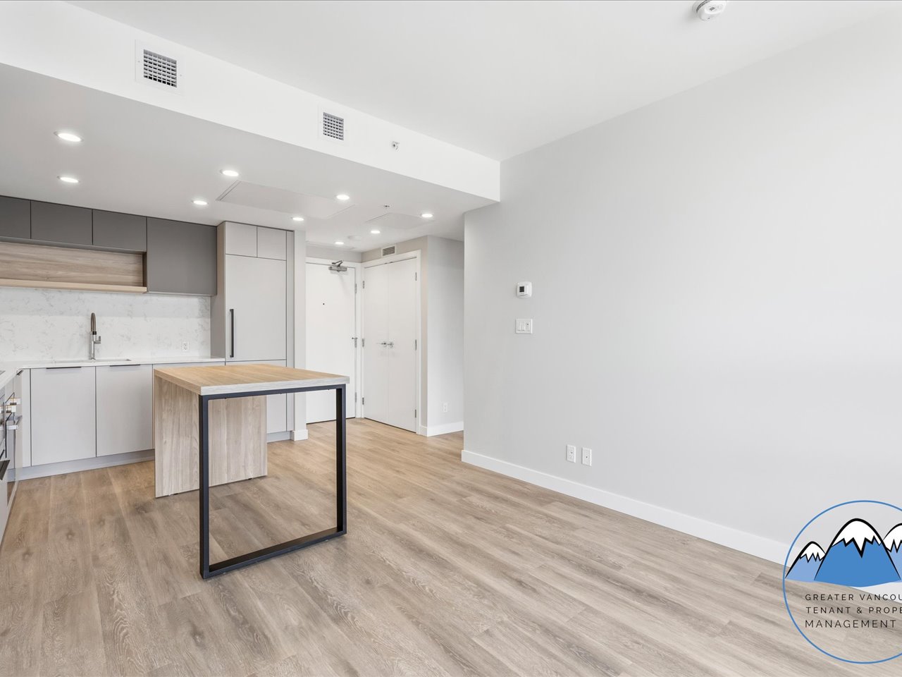 567 Emerson Street, Coquitlam