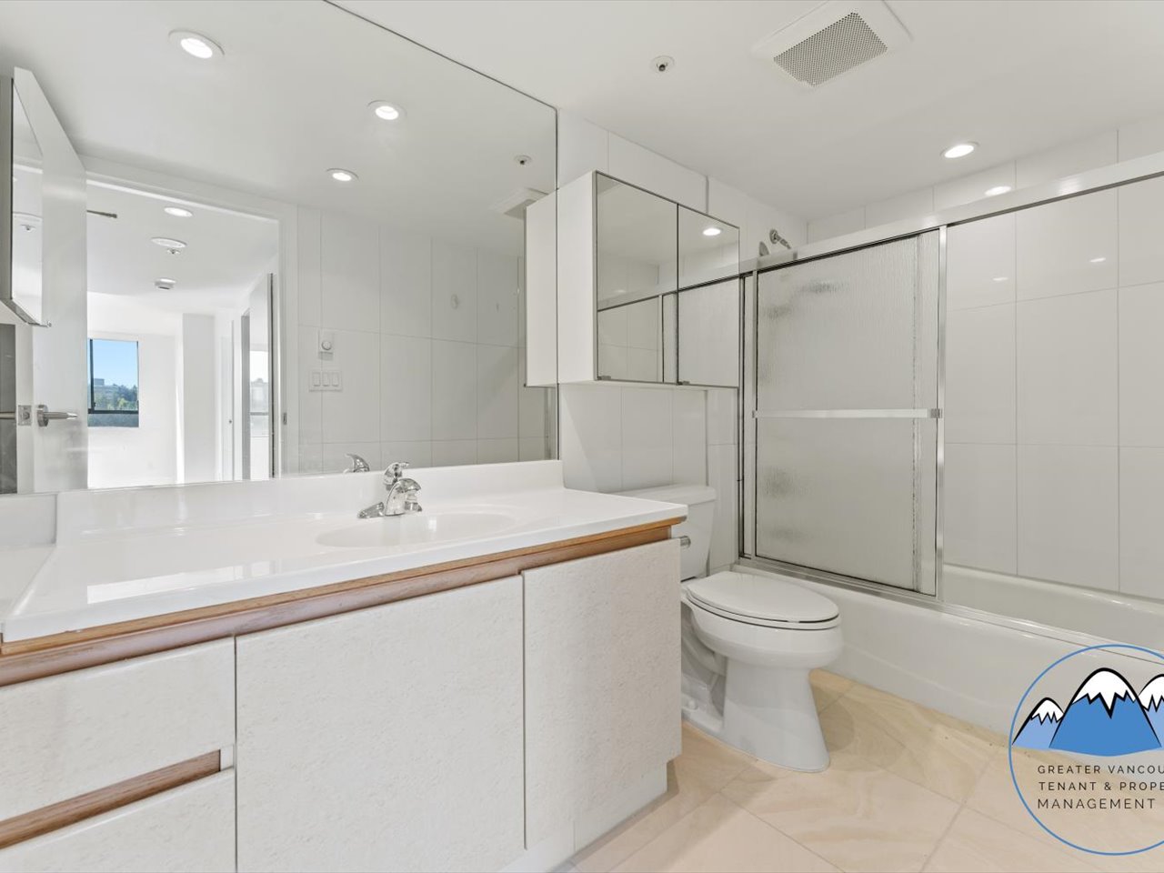 1268 West Broadway, Vancouver